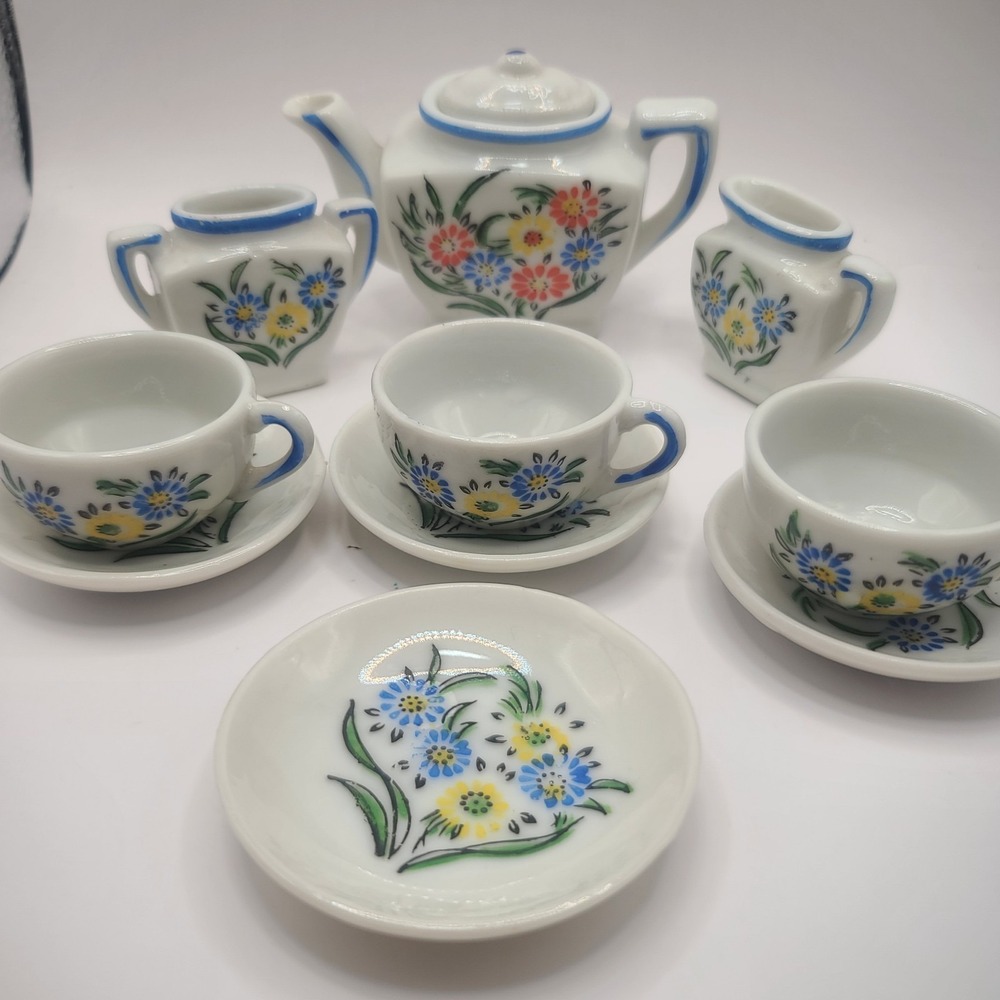 Vintage Japan Child's Tea Set 11 pc Hand Painted Floral 1940s-50s Miniature - Picture 2 of 3